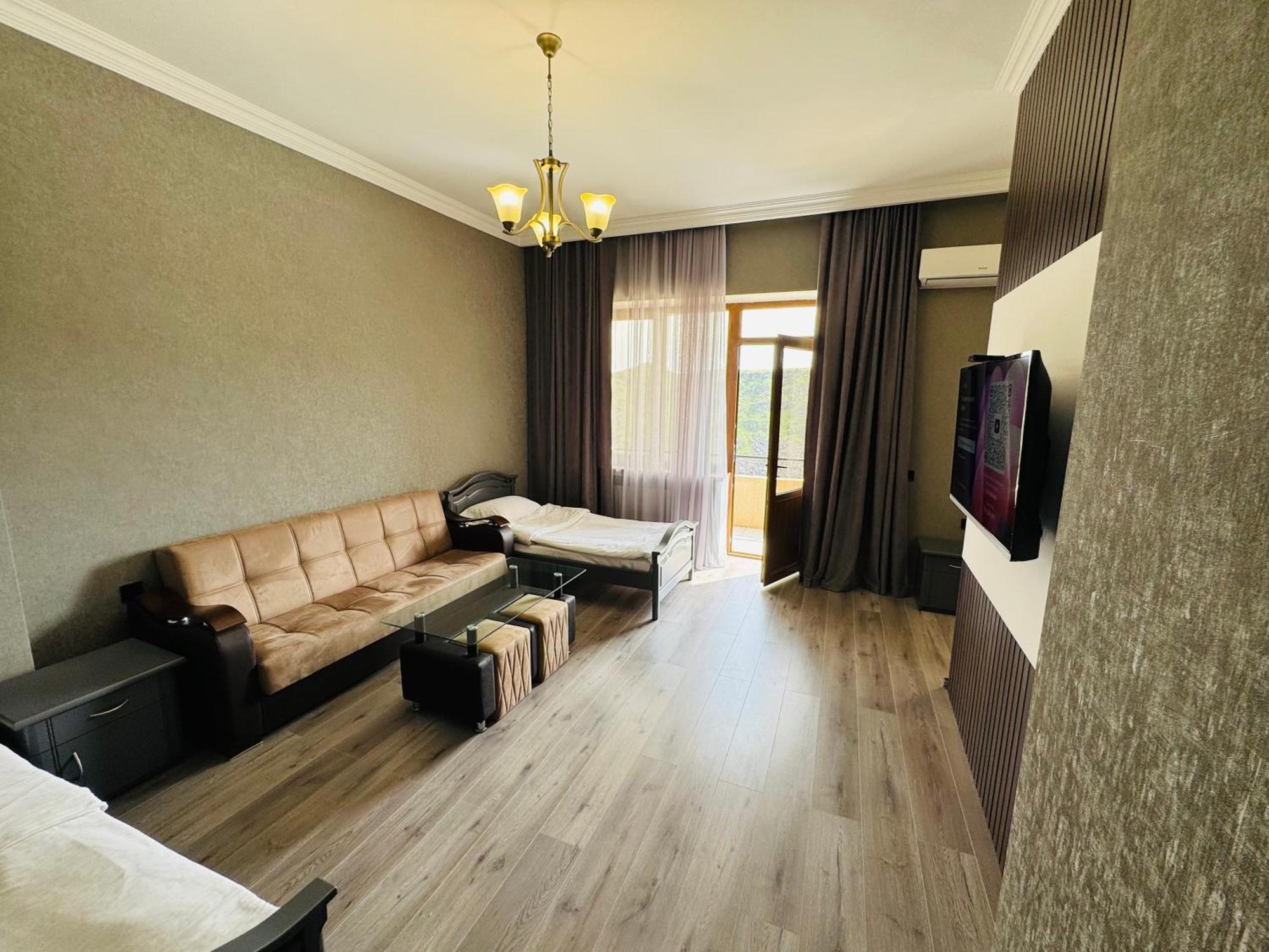 Capital Hotel 예레반 외부 사진