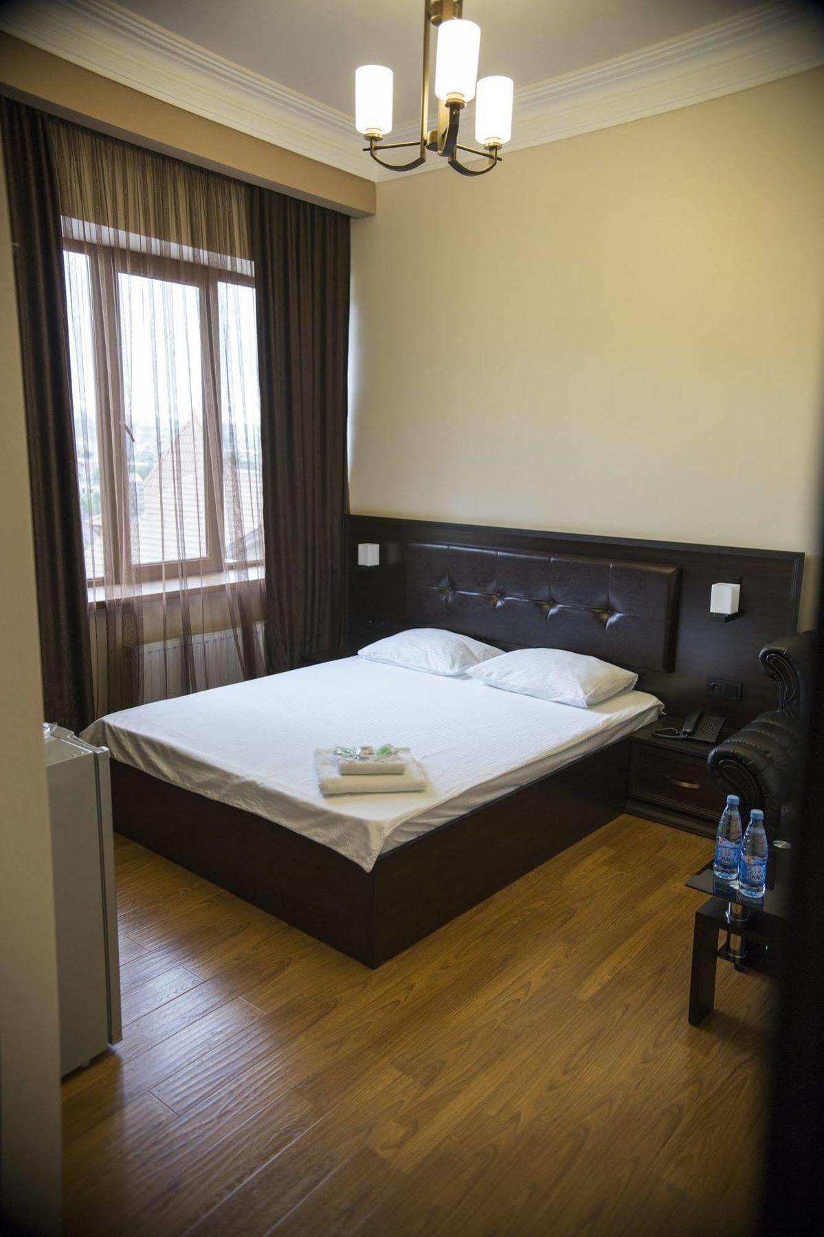 Capital Hotel 예레반 외부 사진